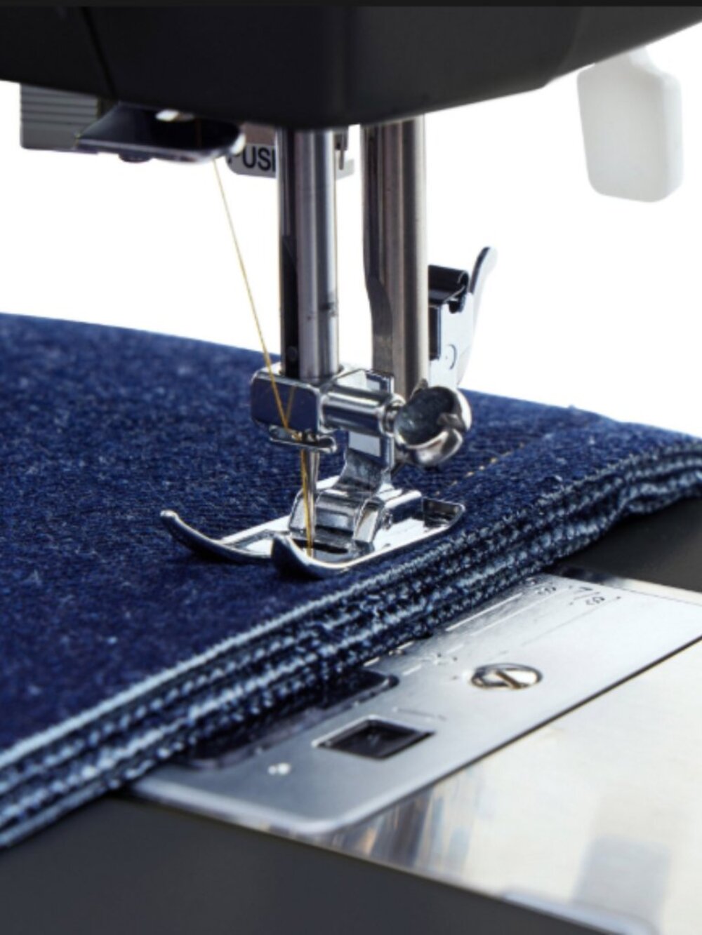 SINGER Heavy Duty 8832 Sewing Machine, Black - Picture 7 of 8